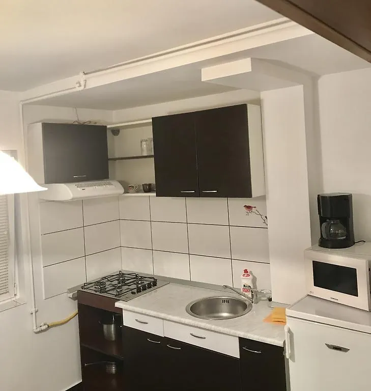 Studio Adrian ile iletişim